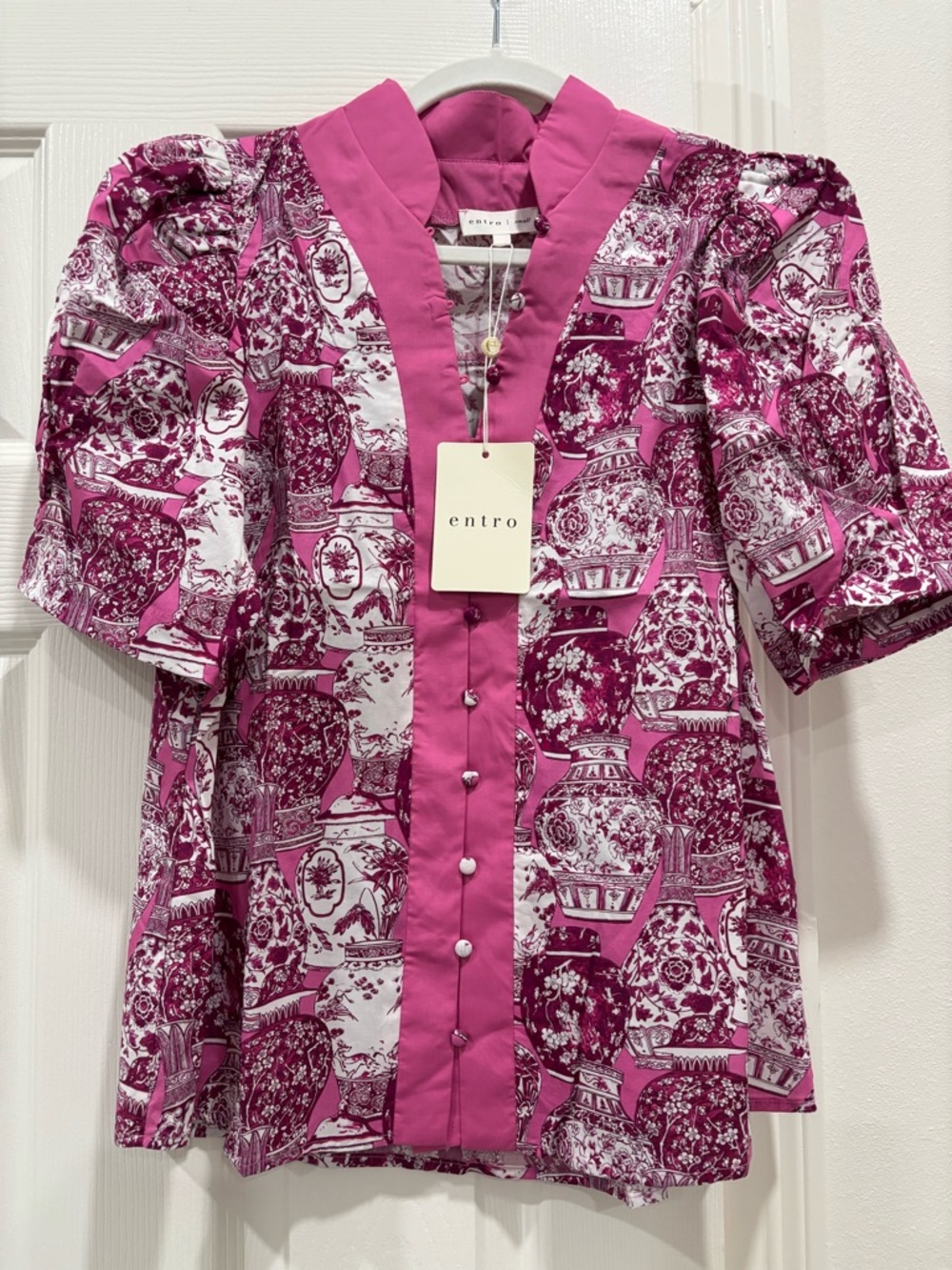 entro top, new w/tag, size small